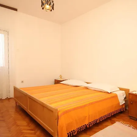 Appartement By The Sea - 8264