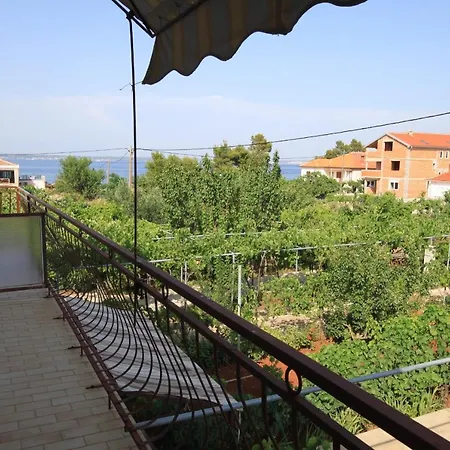 Apartment By The Sea - 8264 Ugljan