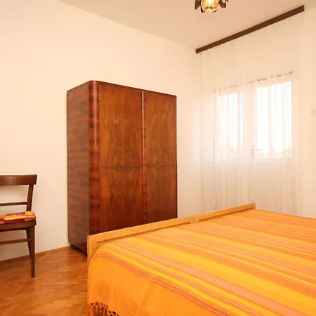 Apartment By The Sea - 8264 Ugljan