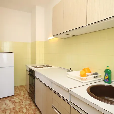 Apartment By The Sea - 8264 Ugljan