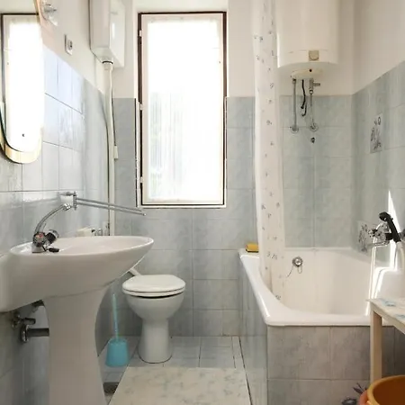 Apartman By The Sea - 8264 Ugljan
